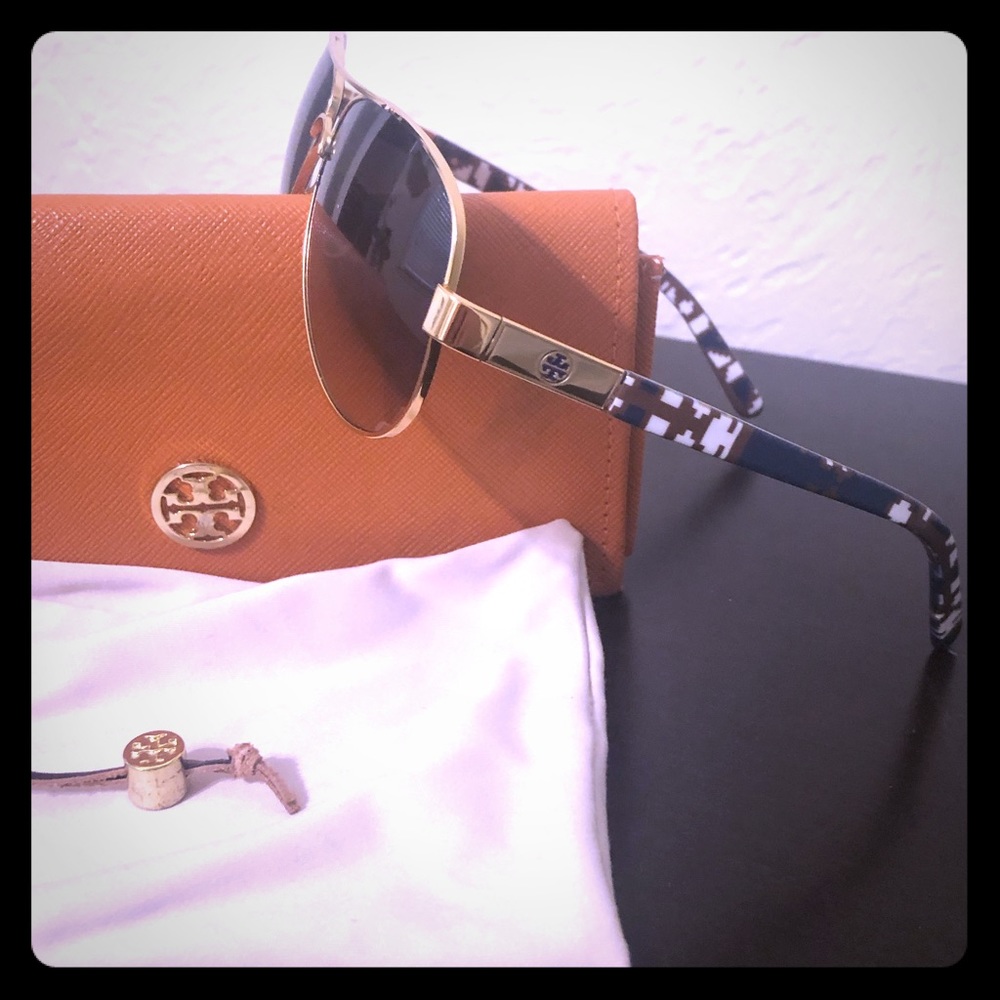 TORY BURCH aviator sunglasses